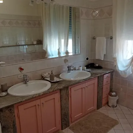 B&B Rossorubino 구아스탈라